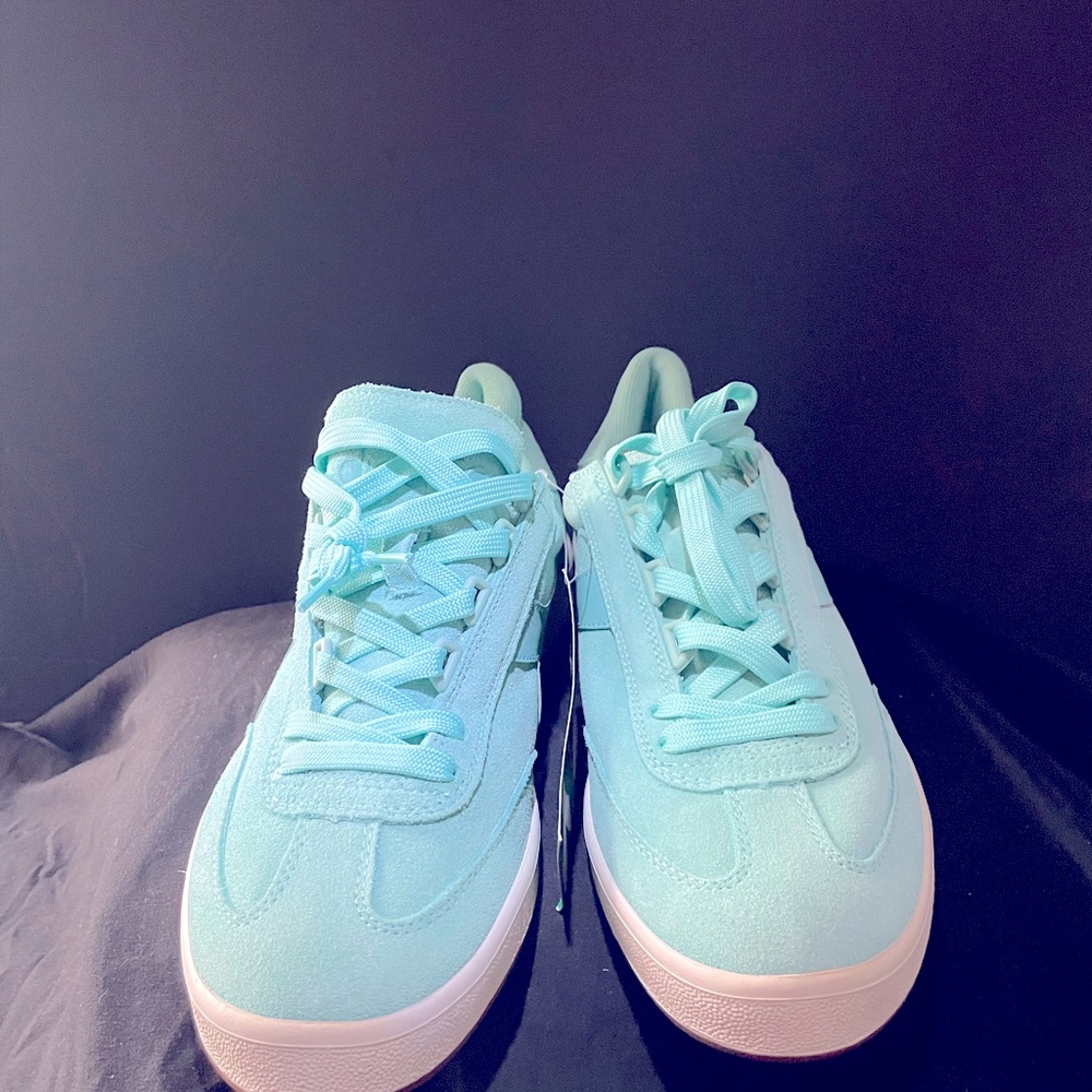 diadora